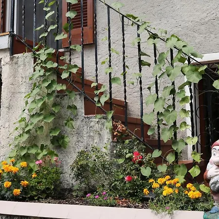 - With Private Garden And Garage Tatil Evi
