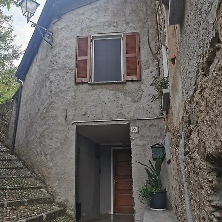 Tatil Evi - With Private Garden And Garage Bellano