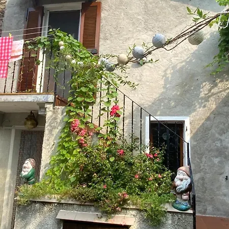 - With Private Garden And Garage Tatil Evi Bellano